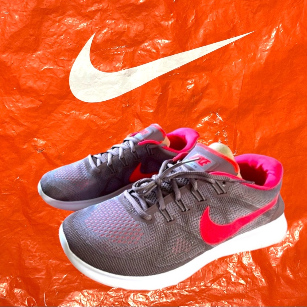 NIKE FREE RN Shoe’s | Super Clean | Ready to wear | GUC |